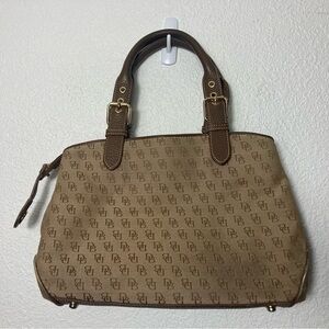 Dooney & Bourke hand bag brown monogram design zip shut